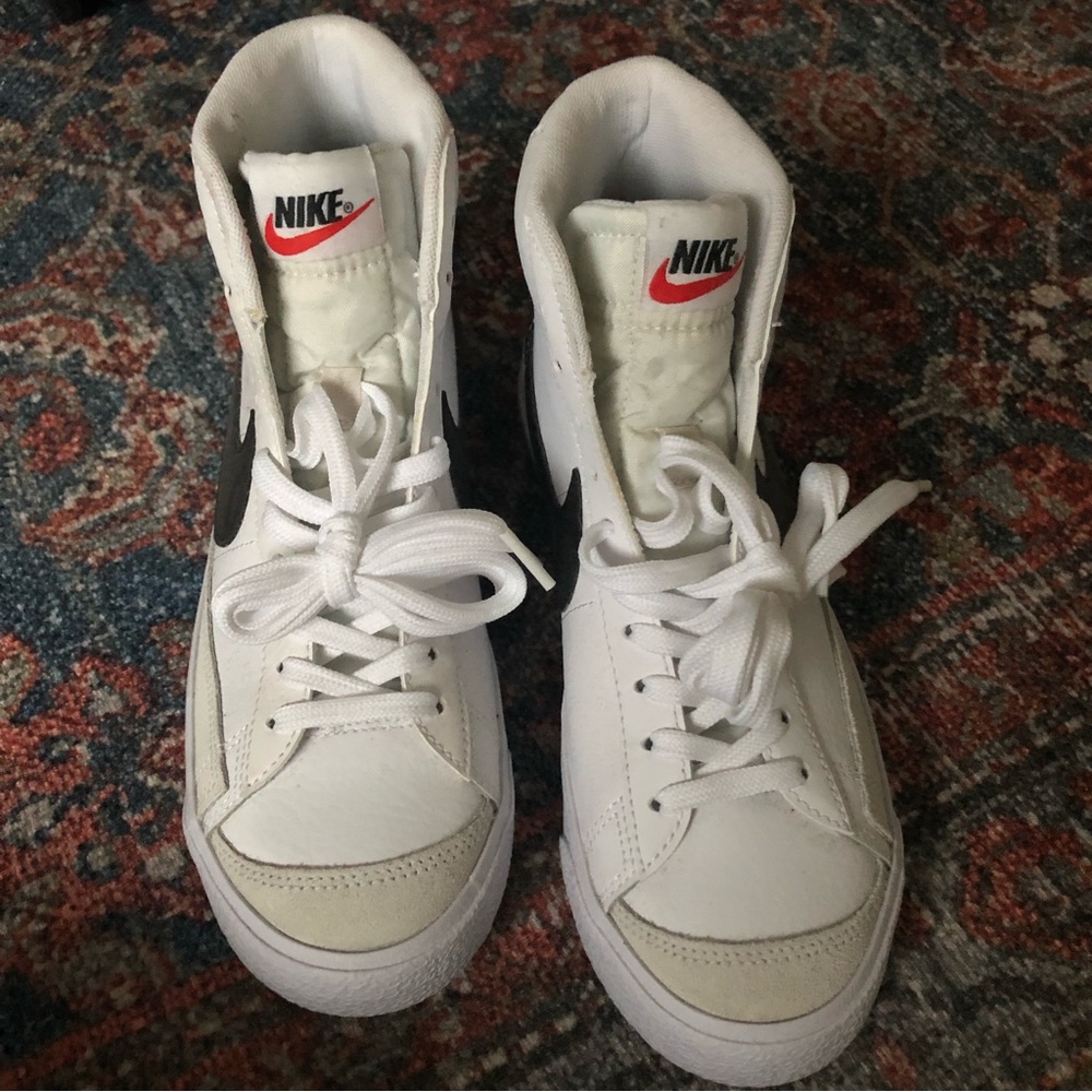 Nike Blazer Mid ‘77. Youth 6. Never worn. Black and white.